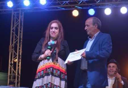 مهرجان أصوات الشباب بتاونات يكرم الجمعوية “كريمة الرياني”