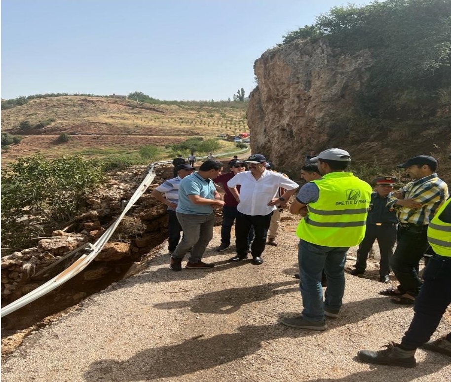 اللجنة الاقليمية لليقظة بإفران تقيم حجم خسائر عاصفة رعدية قوية تسببت في اتلاف طريق بمنطقة عين اللوح