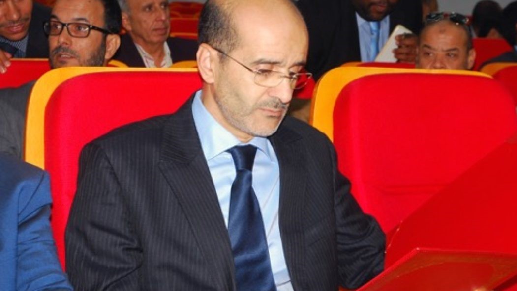 إدريس الازمي بعد سبات عميق يسلط سهامه لحكومة أخنوش واصفا إياها بزواج السلطة و المال