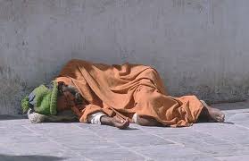 أزمة المشردين في مدينة وجدة: بين قسوة الشارع وبرودة التدخلات