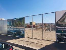 حزب التقدم والاشتراكية بوجدة يسائل وزير الصحة: إلى متى سيظل مركز علاج السرطان مغلقًا؟