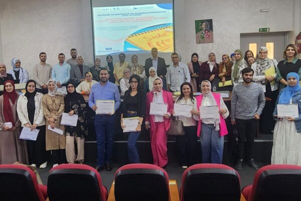 مكناس: الممرض في صلب سلامة المريض يوم دراسي حول اليقظة الدوائية في طب الأورام