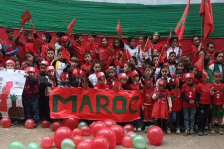 تلاميذ فرعية تمديث بجماعة بني بونصار إقليم الحسيمة يُحيون ذكرى المسيرة الخضراء في أجواء وطنية مفعمة بالاعتزاز