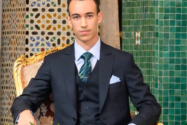 في ليلة استثنائية رمزية الحضور الملكي، وجمالية الافتتاح بطابعه المغربي الأصيل