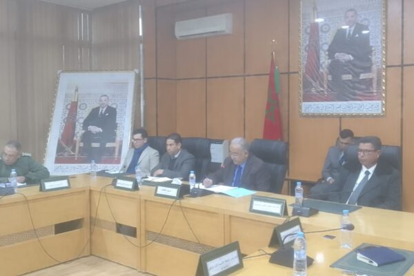 الخميسات: تعبئة شاملة لمواجهة موجة البرد: عامل الإقليم يقود مخططاً استباقياً لحماية الساكنة القروية والجبلية