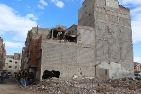 فاجعة انهيار عمارتين بحي المسيرة بفاس: بين هول المأساة، نجاعة التدخل، وجدلية المسؤولية