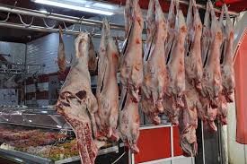 محلات بيع اللحوم غير قانونية بتراب جماعة صنهاجة بإقليم صفرو تهدد صحة المواطنين وحقوقيون يطالبون بتدخل عامل الإقليم