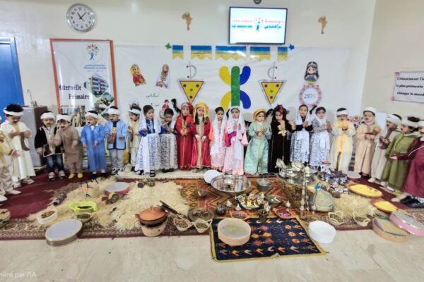 تلاميذ وأطر مؤسسة ليزامونديي – les amandiers بفاس يحتفلون بالسنة الأمازيغية الجديدة + (فيديو)