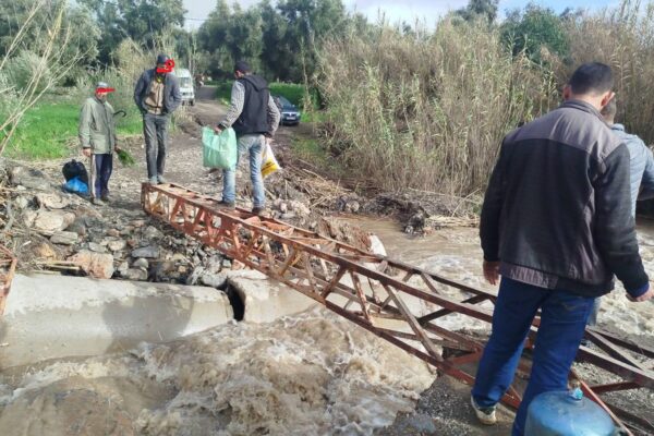 دواوير معزولة منذ أزيد من أسبوع بتراب جماعة سيدي المخفي بإقليم تاونات: الساكنة تطالب بفتح تحقيق ومحاسبة المتورطين في تعثر مشاريع فك العزلة