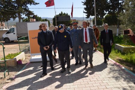 عامل إقليم تازة يتفقد القافلة الطبية التضامنية بواد أمليل لتعزيز الولوج إلى الخدمات الصحية بالعالم القروي