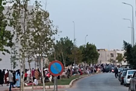 عين الشقف إقليم مولاي يعقوب : شارع صرفت عليه أموال طائلة يتحول إلى مرتع لاحتلال الملك العمومي