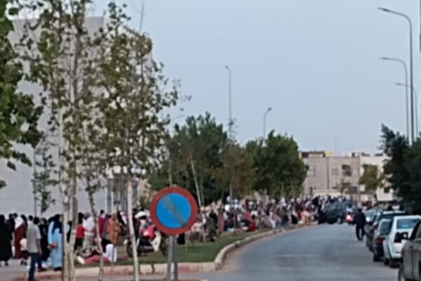 عين الشقف إقليم مولاي يعقوب : شارع صرفت عليه أموال طائلة يتحول إلى مرتع لاحتلال الملك العمومي