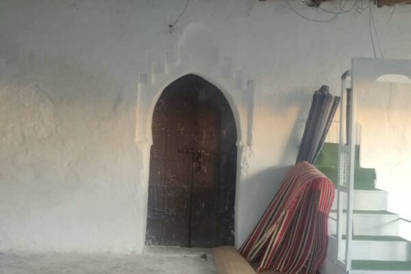 مسجد دوار الحجوج بإقليم تاونات مغلق منذ شهور.. والساكنة تطالب بتسريع الخبرة وإعادة فتحه