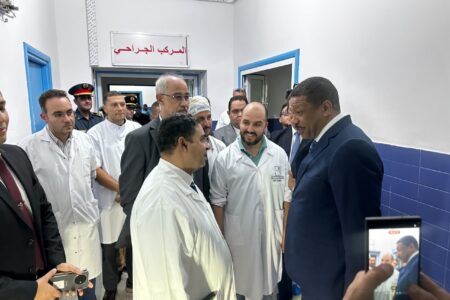 عامل إقليم تاونات يتفقد القافلة الطبية الجراحية متعددة الاختصاصات بمناسبة عيد الوحدة لفائدة 300 مستفيد